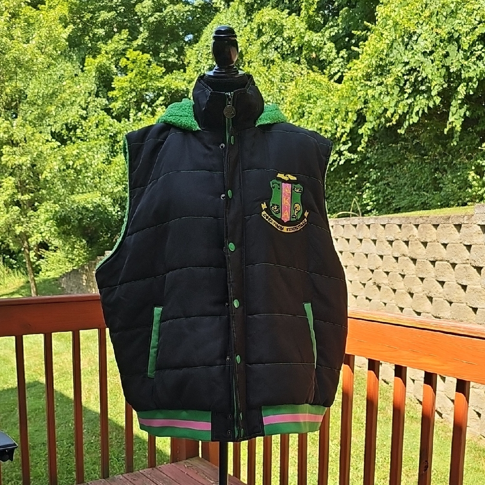 NWOT - Alpha Kappa Alpha (AKA) - Hooded Black and Green Vest - 2X